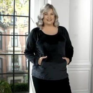 Bali Studio Collection Luxe Lounge Velour Pullover NWOT
